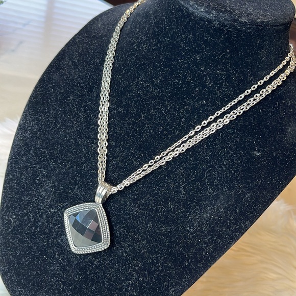 Dual sided statement necklace - Picture 7 of 9